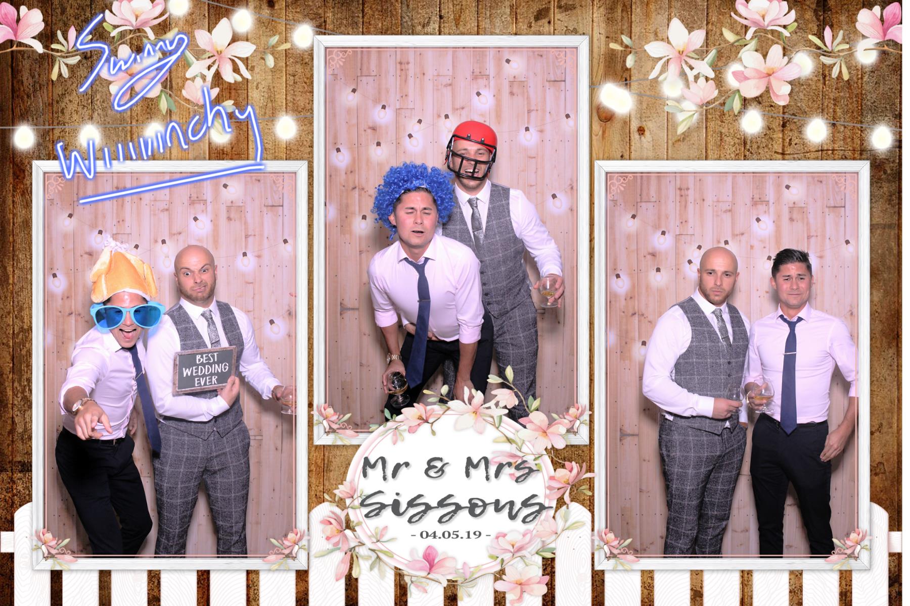 Mr and Mrs Sissons | View more photos from the event at gallery.blissbooth.co.uk/u/BlissBooth/Mr-and-Mrs-Sissons